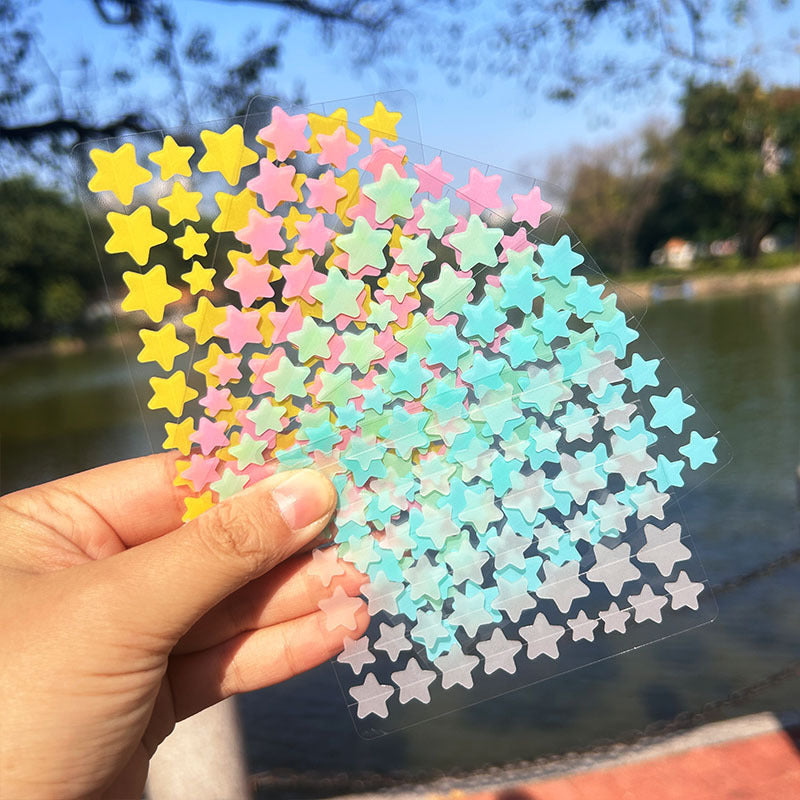 Parches coloridos para el acn� con forma de estrella