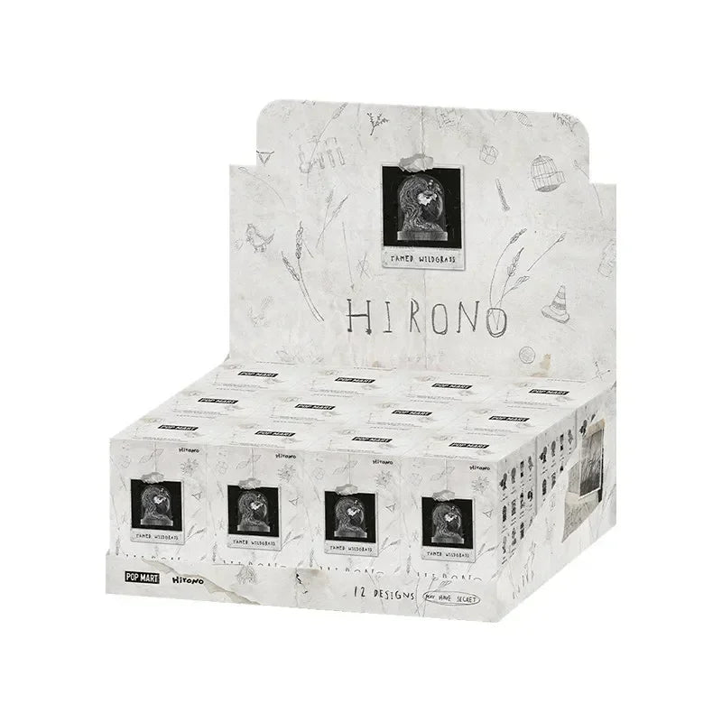 Caja sorpresa de la serie Hirono TAMED WILDGRASS de POP MART